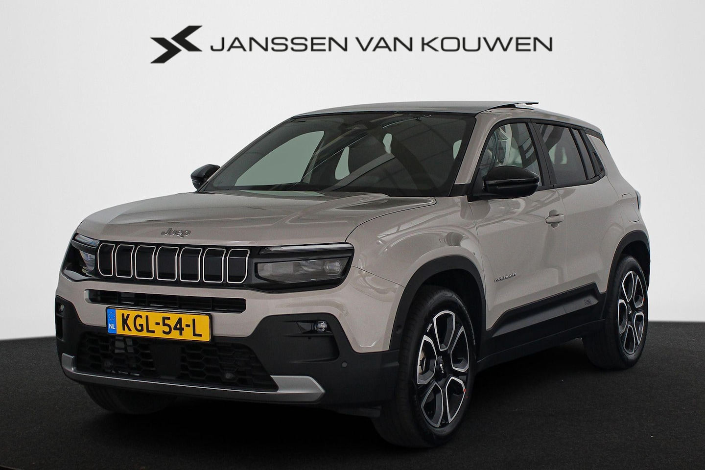 Jeep Avenger - Summit 54 kWh / Panoramisch schuif/kanteldak / 2+6 Jaar Garantie - AutoWereld.nl
