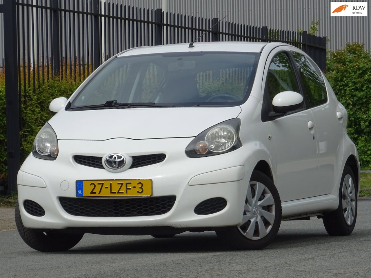 Toyota Aygo - 1.0-12V 5-DEURS NAP/AIRCO/ELEKRAM/APK 05-2027 - AutoWereld.nl