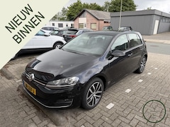 Volkswagen Golf - 1.4 TSI Highline | DSG | Pano |