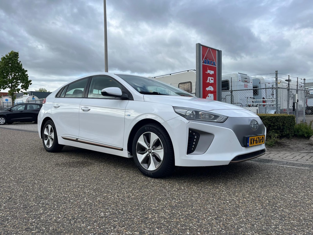 Hyundai IONIQ - Comfort EV | Adap. Cruise Control | Carplay | Camera | Infinity geluidsysteem | Elek. Vers - AutoWereld.nl