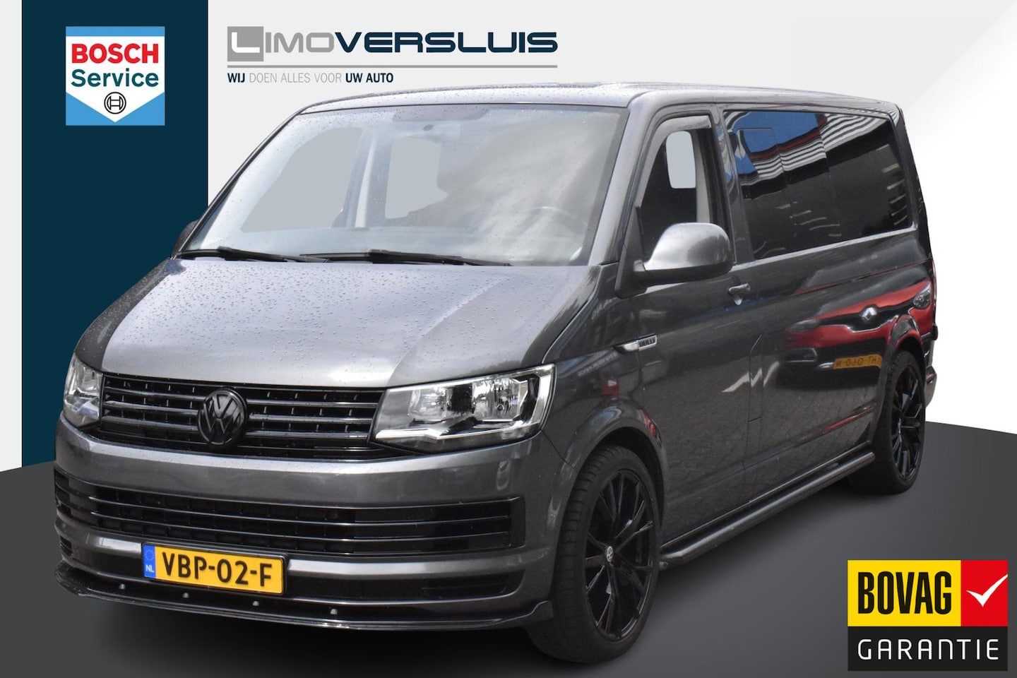 Volkswagen Transporter - 2.0 TDI L2H1 DC Bulli Pack Comfortline Automaat | Trekhaak | Carplay Navigatie | Leder | D - AutoWereld.nl