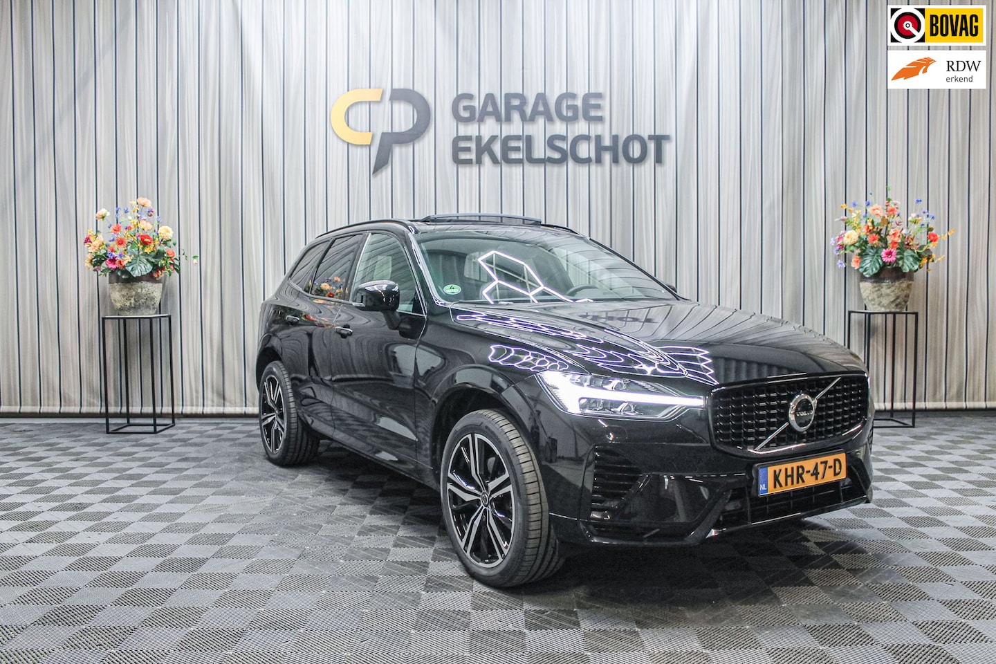 Volvo XC60 - 2.0 T6 hybrid AWD|R-Design|20''|H&K|Pano|Stoelverw - AutoWereld.nl