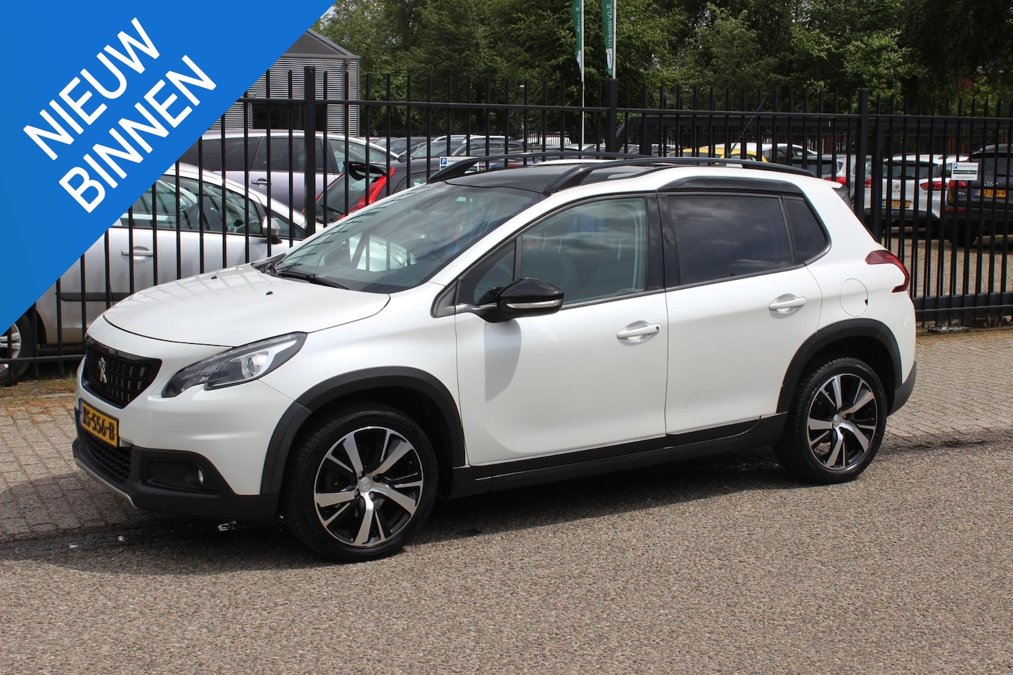 Peugeot 2008 - 1.2 PureTech Automaat GT-Line, Panorama! - AutoWereld.nl