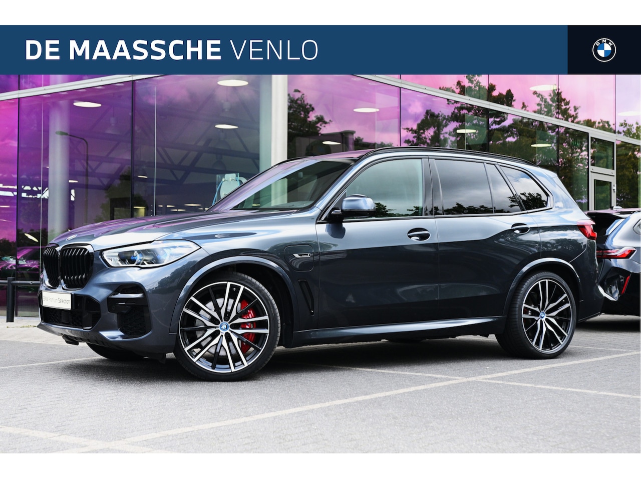 BMW X5 - xDrive45e M Sport Automaat / Trekhaak / Panoramadak / Comfortstoelen / Laserlight / Head-U - AutoWereld.nl