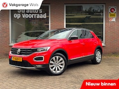 Volkswagen T-Roc - 1.5 TSI Sport Business R Line | Carplay Apple | Trekhaak | Stoelverwarming | Cruise | Airc