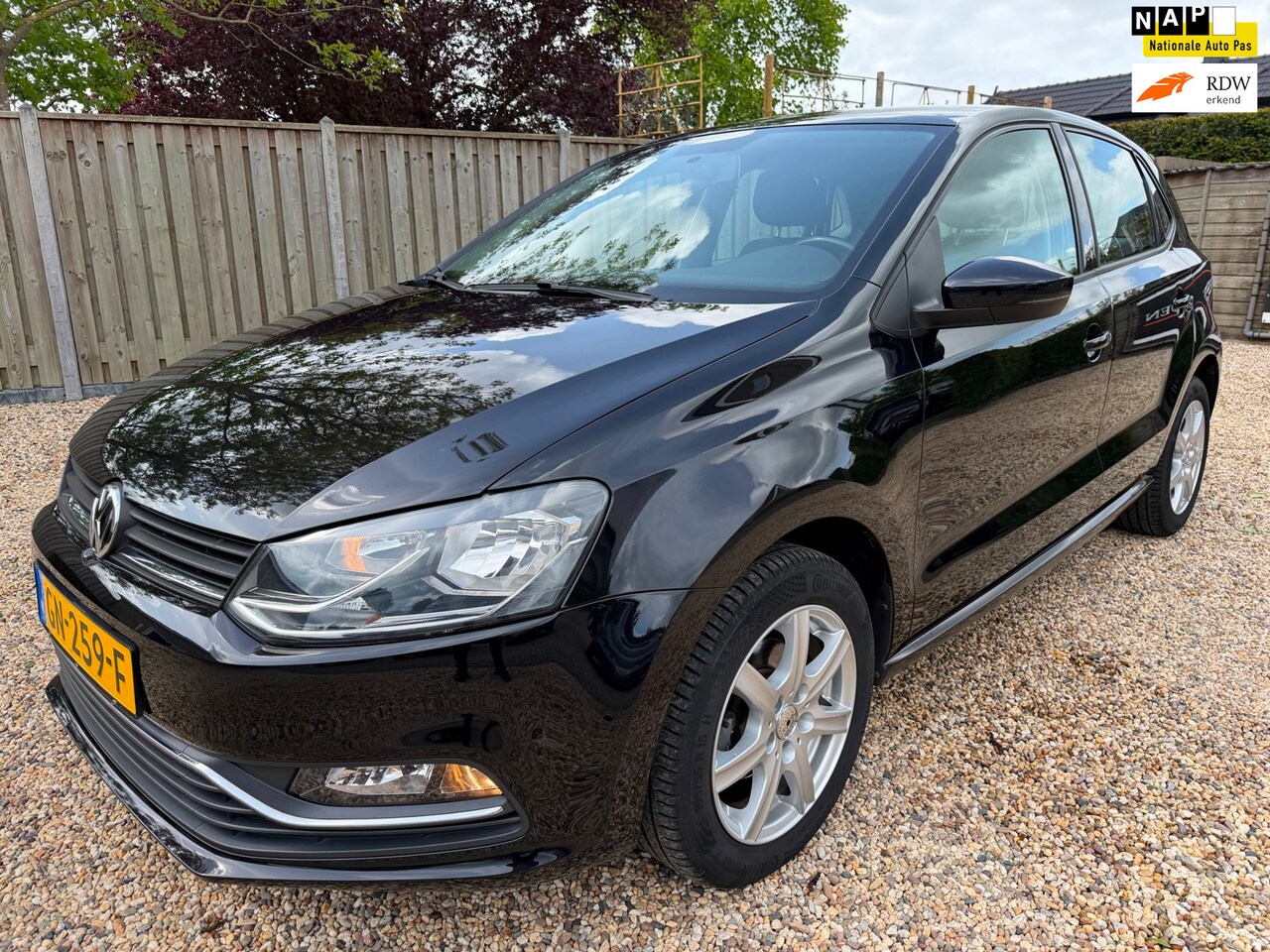 Volkswagen Polo - 1.2 TSI Comfortline Origineel Nl Auto Navigatie & Cruise controle - AutoWereld.nl