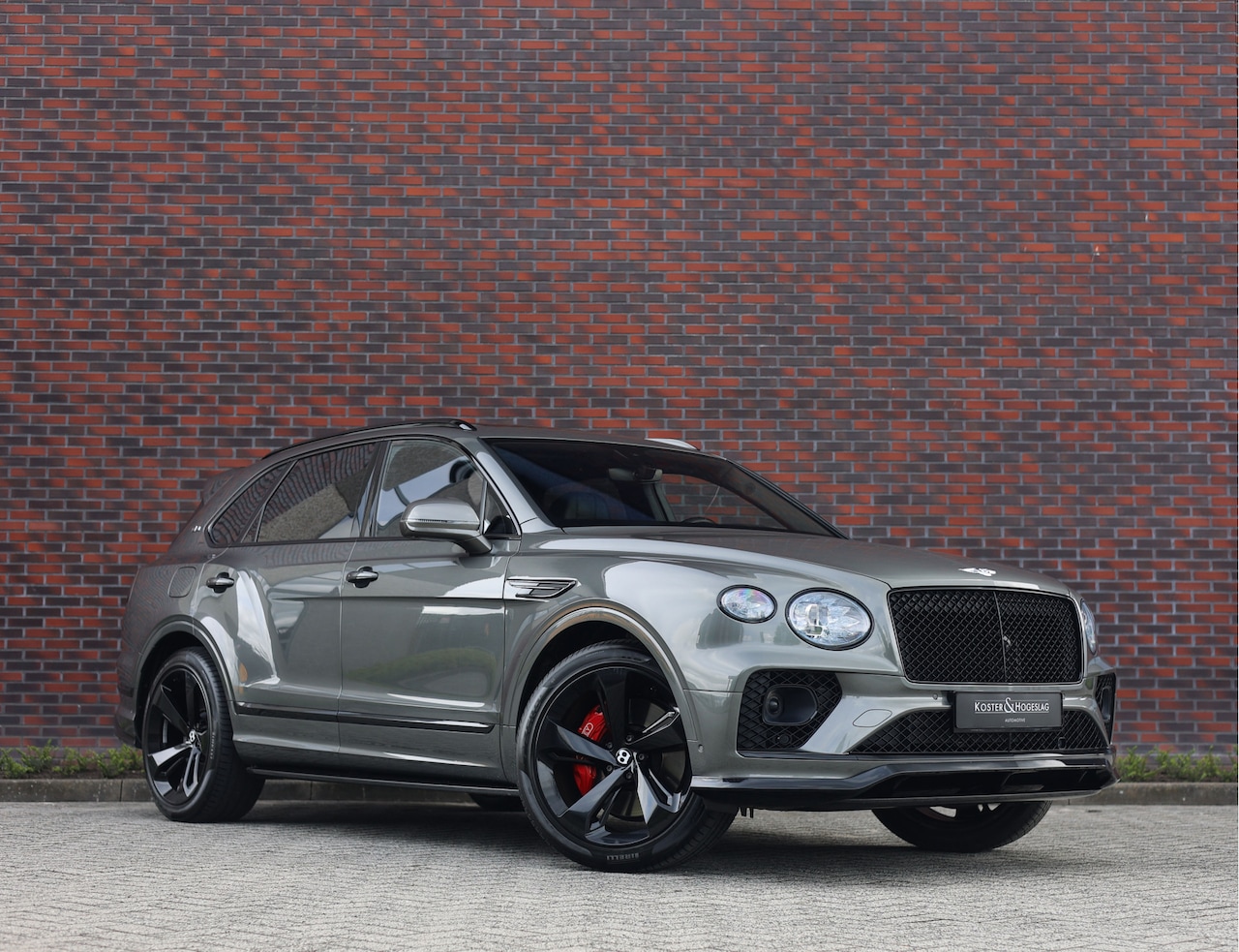 Bentley Bentayga - V6 Hybrid | Mulliner - Naim - Night Vision - AutoWereld.nl