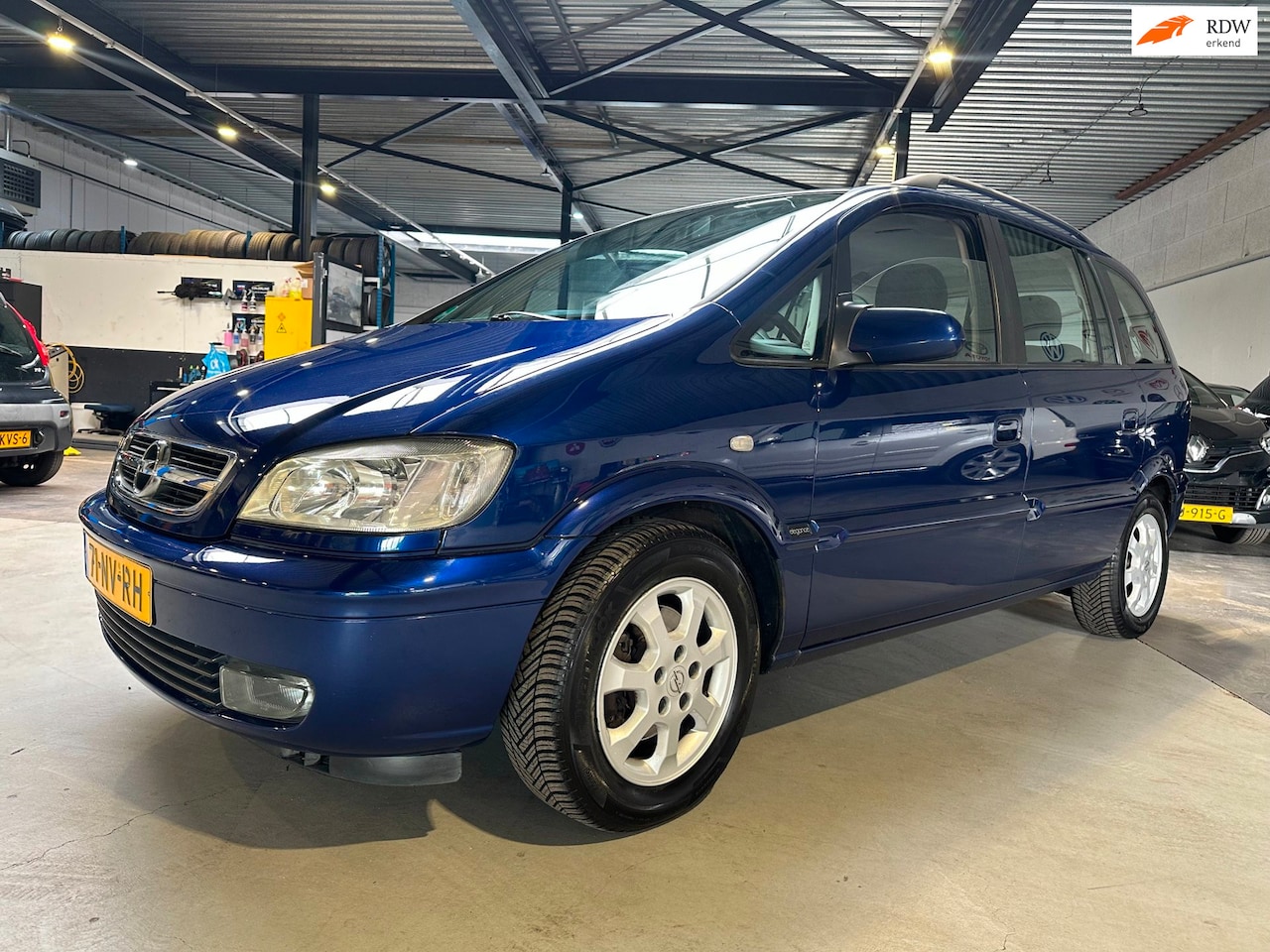 Opel Zafira - 2.2-16V Elegance/7 persoons/trekhaak/Apk nieuw bij aflevering - AutoWereld.nl