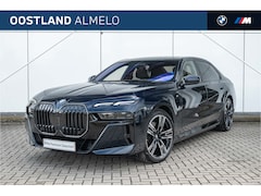 BMW 7-serie - 750e xDrive High Executive M Sport Automaat / Trekhaak / Parking Assistant Professional /