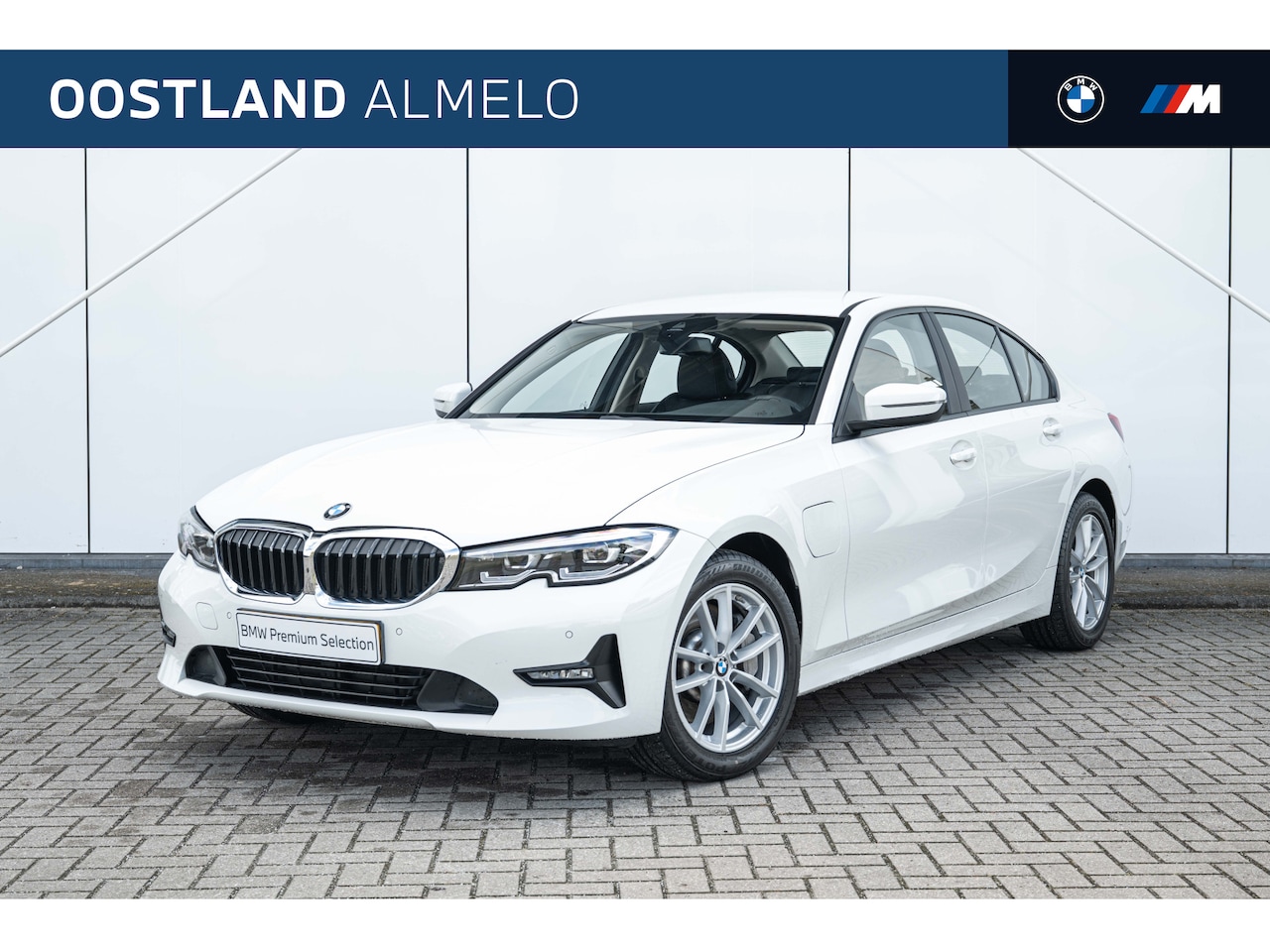 BMW 3-serie - 330e eDrive High Executive Automaat / Sportstoelen / Comfort Access / LED / Cruise Control - AutoWereld.nl