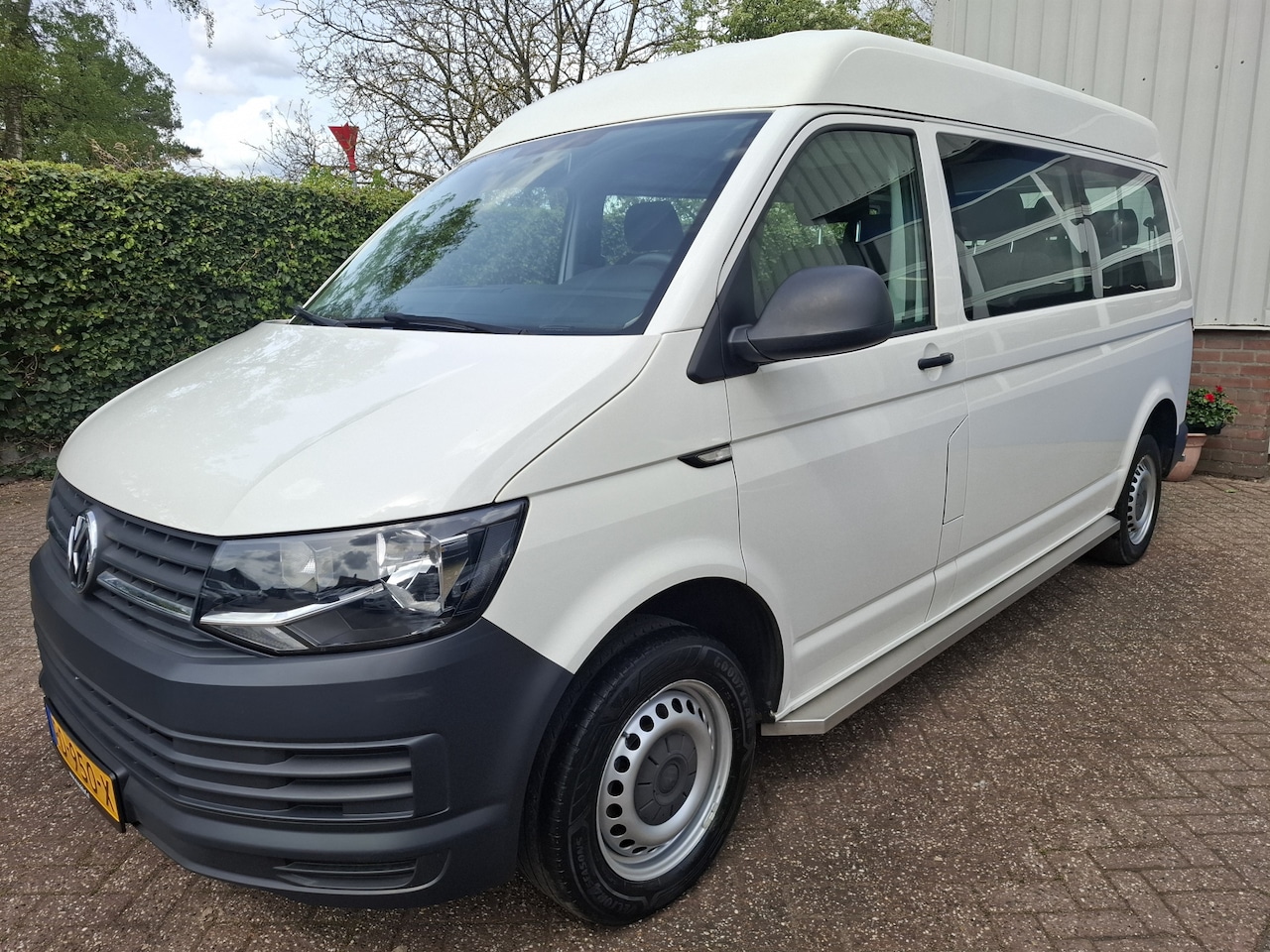 Volkswagen Transporter Kombi - 2.0 TSI L2H2 23995.- INCL BTW 9-PERSOONS BENZINE 150PK - AutoWereld.nl