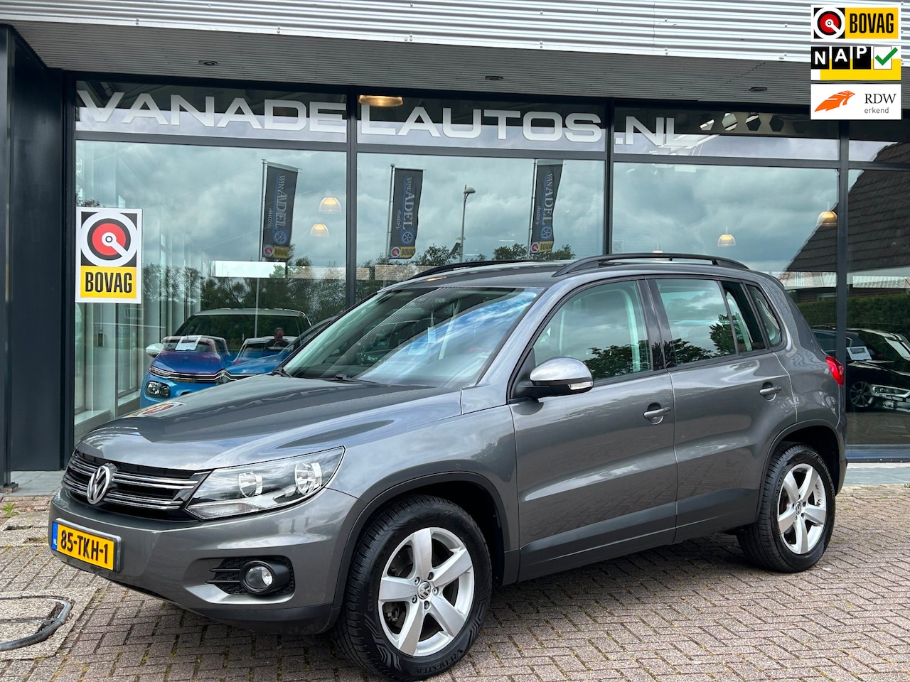 Volkswagen Tiguan - 1.4 TSI Track&Field 4Motion 1e Eig! Navi Clima Trekhaak NL-Auto NAP Dealeronderhouden! - AutoWereld.nl