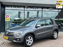 Volkswagen Tiguan - 1.4 TSI Track&Field 4Motion 1e Eig Navi Clima Trekhaak NL-Auto NAP Dealeronderhouden