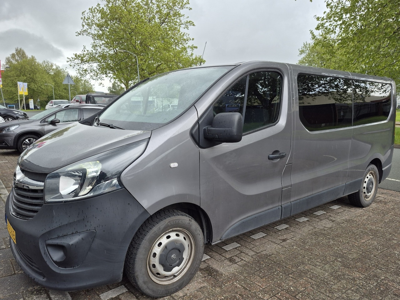 Opel Vivaro Combi - BWJ 11-2015 | 1.6 CDTI L2H1 9 PERSOONS | TREKHAAK | AIRCO | NAVI | PDC | CRUISE | DONKER G - AutoWereld.nl