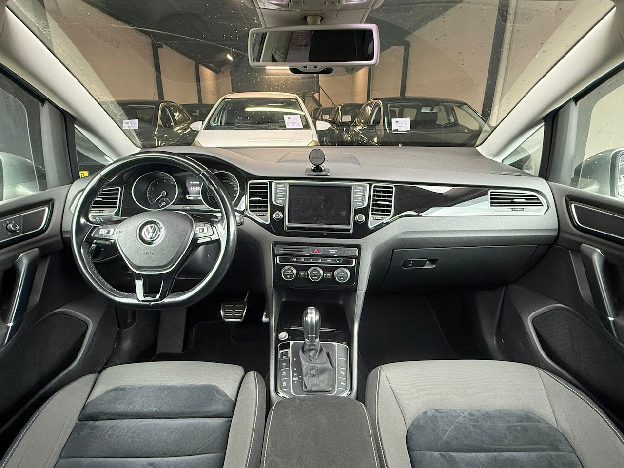 Volkswagen Golf Sportsvan - 1.4 TSI Business Edition DSG | NWE Riem | 2015 - AutoWereld.nl