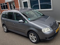 Volkswagen Touran - 2.0 Fsi Navi Airco Cruise Trekhaak