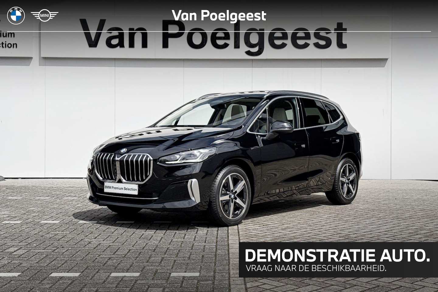 BMW 2-serie Active Tourer - 220i | Luxury Line | Trekhaak | Travel Pakket - AutoWereld.nl