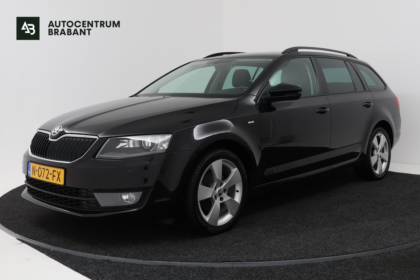 Skoda Octavia Combi - 1.0 TSI Greentech Style Business (NAVIGATIE, STOELVERWARMING, PARKEERSENSOREN) - AutoWereld.nl