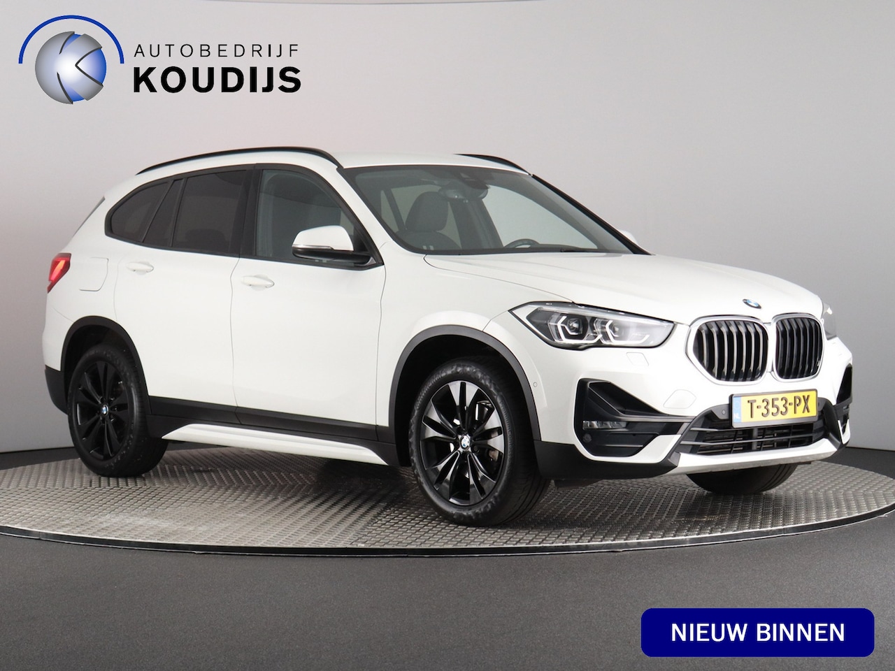BMW X1 - sDrive18i Executive Edition sDrive18i Executive Edition (Trekhaak / Camera / Elek. Achterklep / Stoelverw. / Navi / Sf - AutoWereld.nl