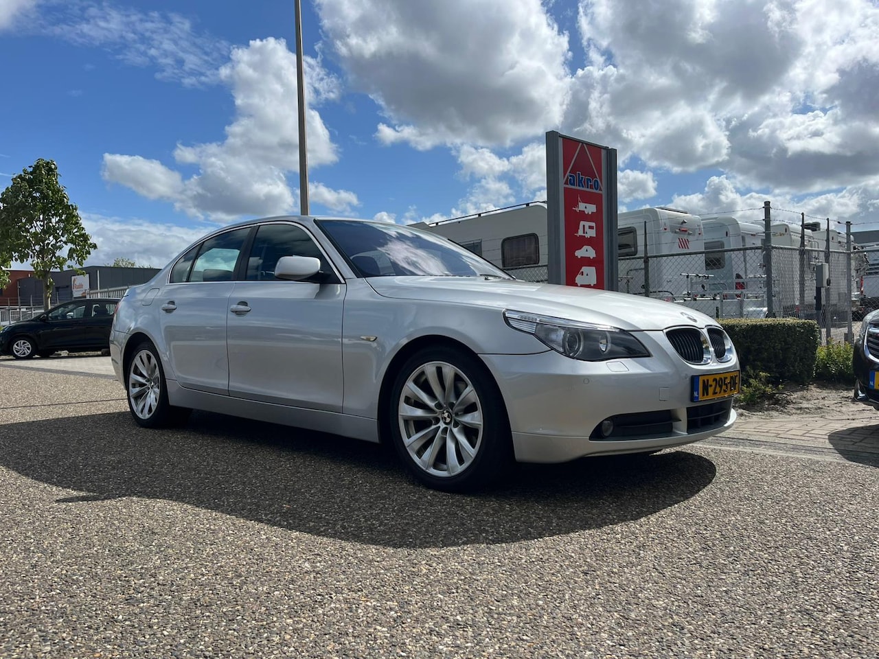 BMW 5-serie - 520i | Carplay | Elek. Schuif-/Kanteldak | Xenon | Cruise Control | Parkeersensoren voor/a - AutoWereld.nl