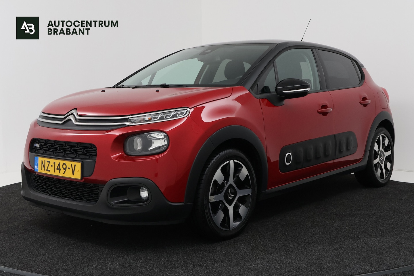 Citroën C3 - 1.2 PureTech S&S Shine Automaat (CAMERA, TREKHAAK, CARPLAY, GOED ONDERHOUD, DISTRIBUTIERIE - AutoWereld.nl