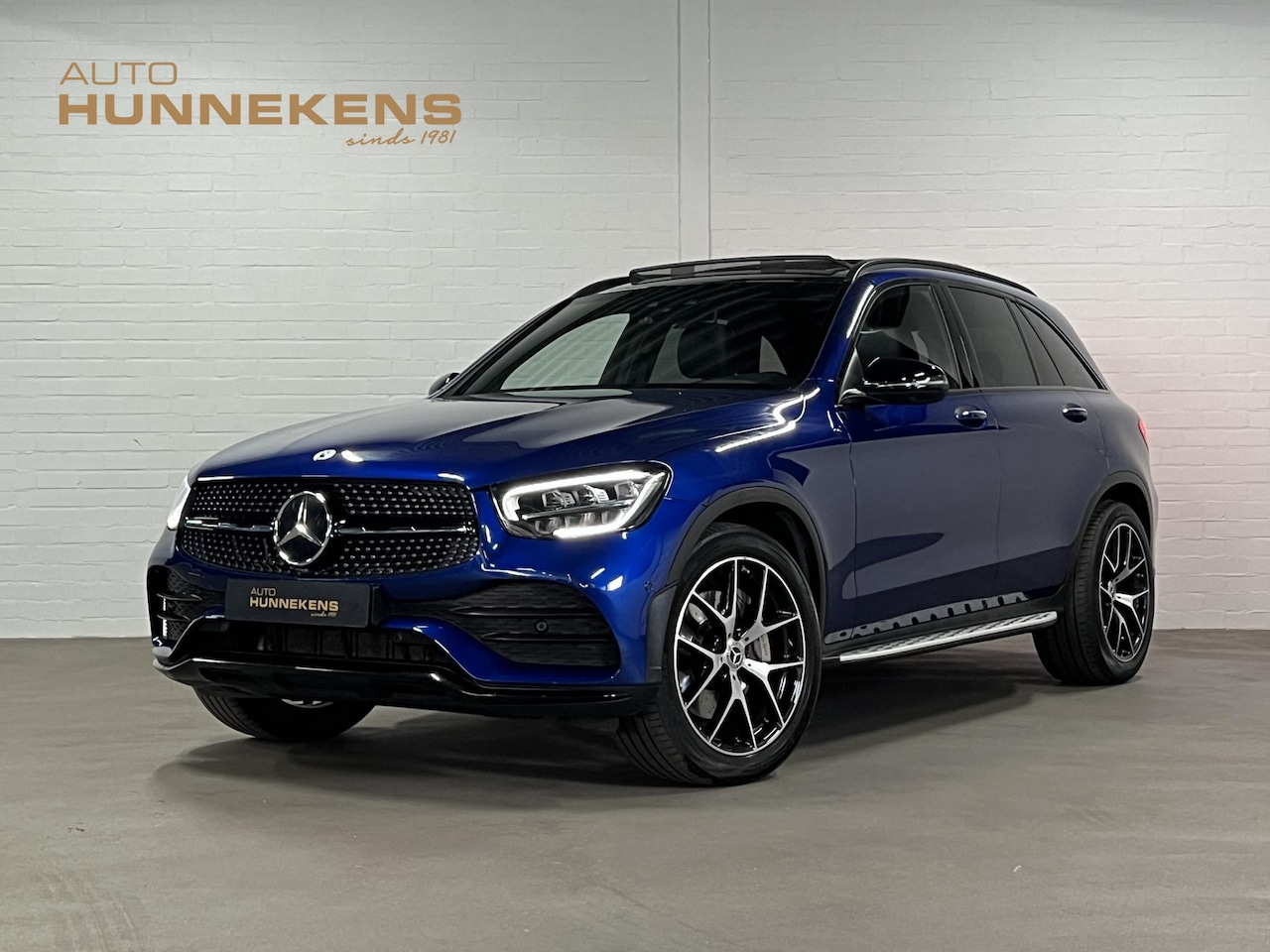 Mercedes-Benz GLC-klasse - 300 4MATIC Premium Plus AMG Line Luchtvering | Burmester | Trekhaak | Open dak | Stoelvent - AutoWereld.nl