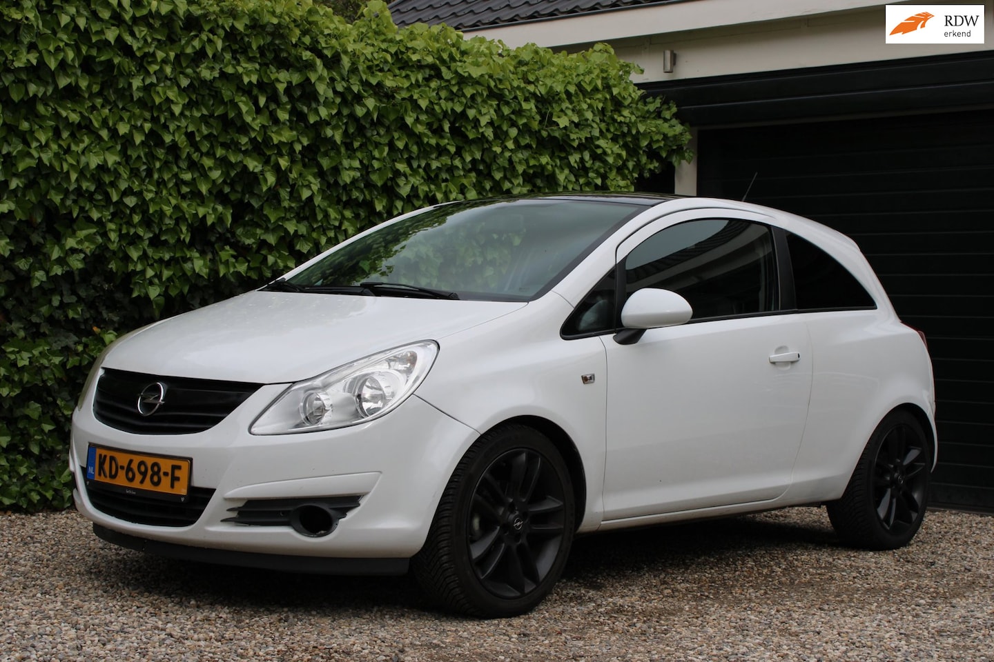 Opel Corsa - 1.2-16V Color Edition | APK T/M 31-01-2027 - AutoWereld.nl