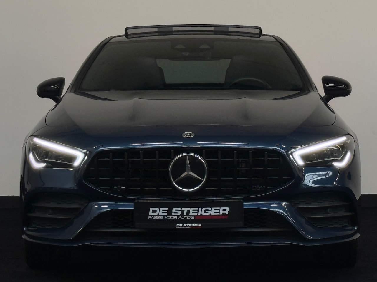 Mercedes-Benz CLA-Klasse - 250 e AMG Blackpack Pano Memory Distronic Sfeer CarPlay - AutoWereld.nl
