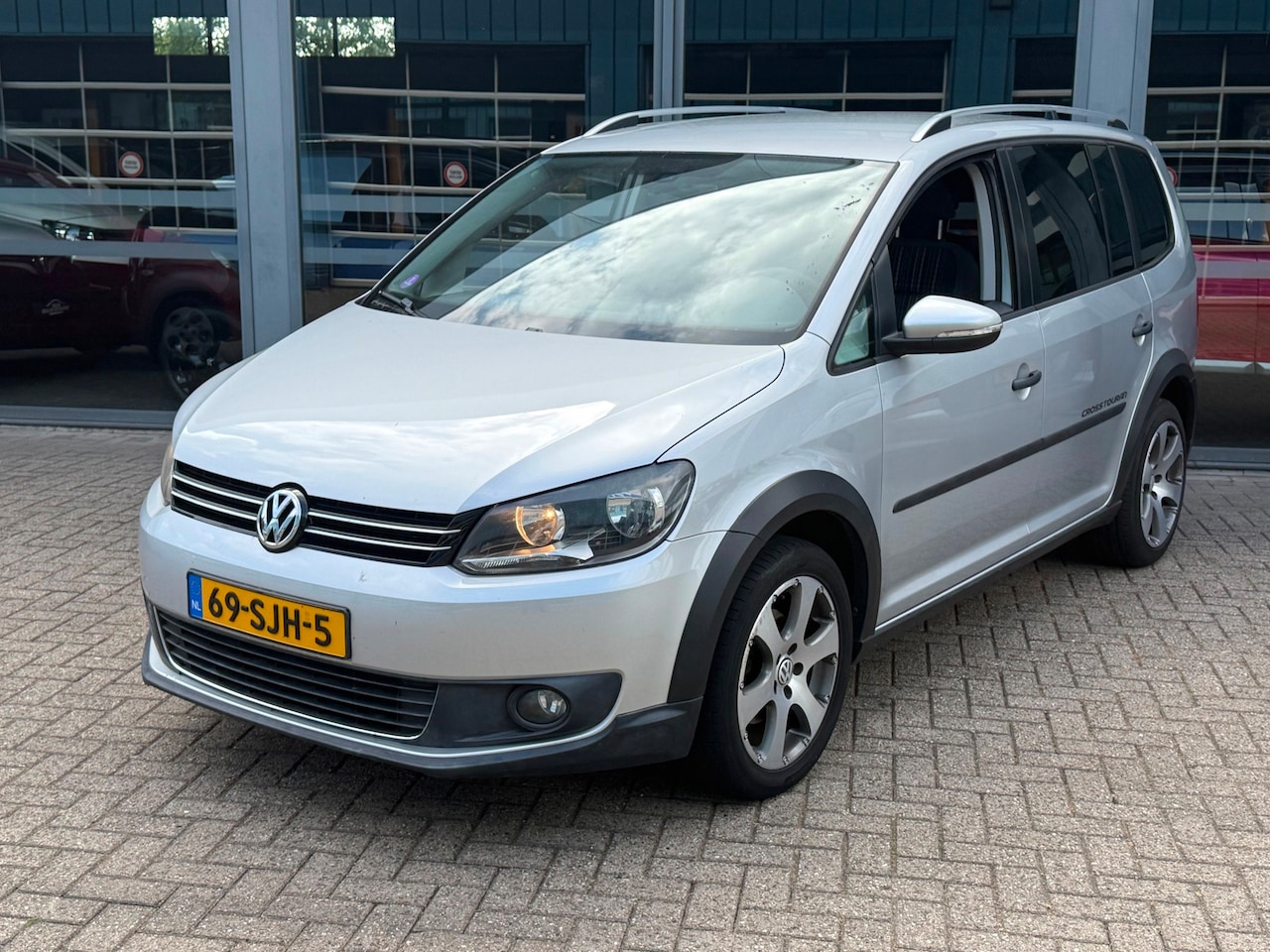 Volkswagen Touran Cross - 1.4 TSI 7Persoons Climate Navi - AutoWereld.nl