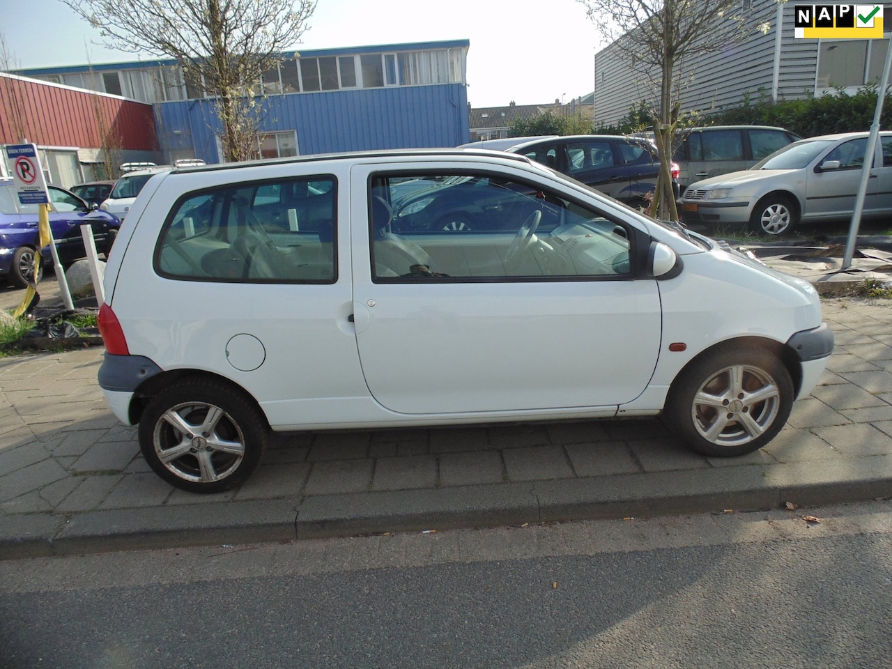 Renault Twingo - 1.2 Privilège KM 72000 NAP - AutoWereld.nl