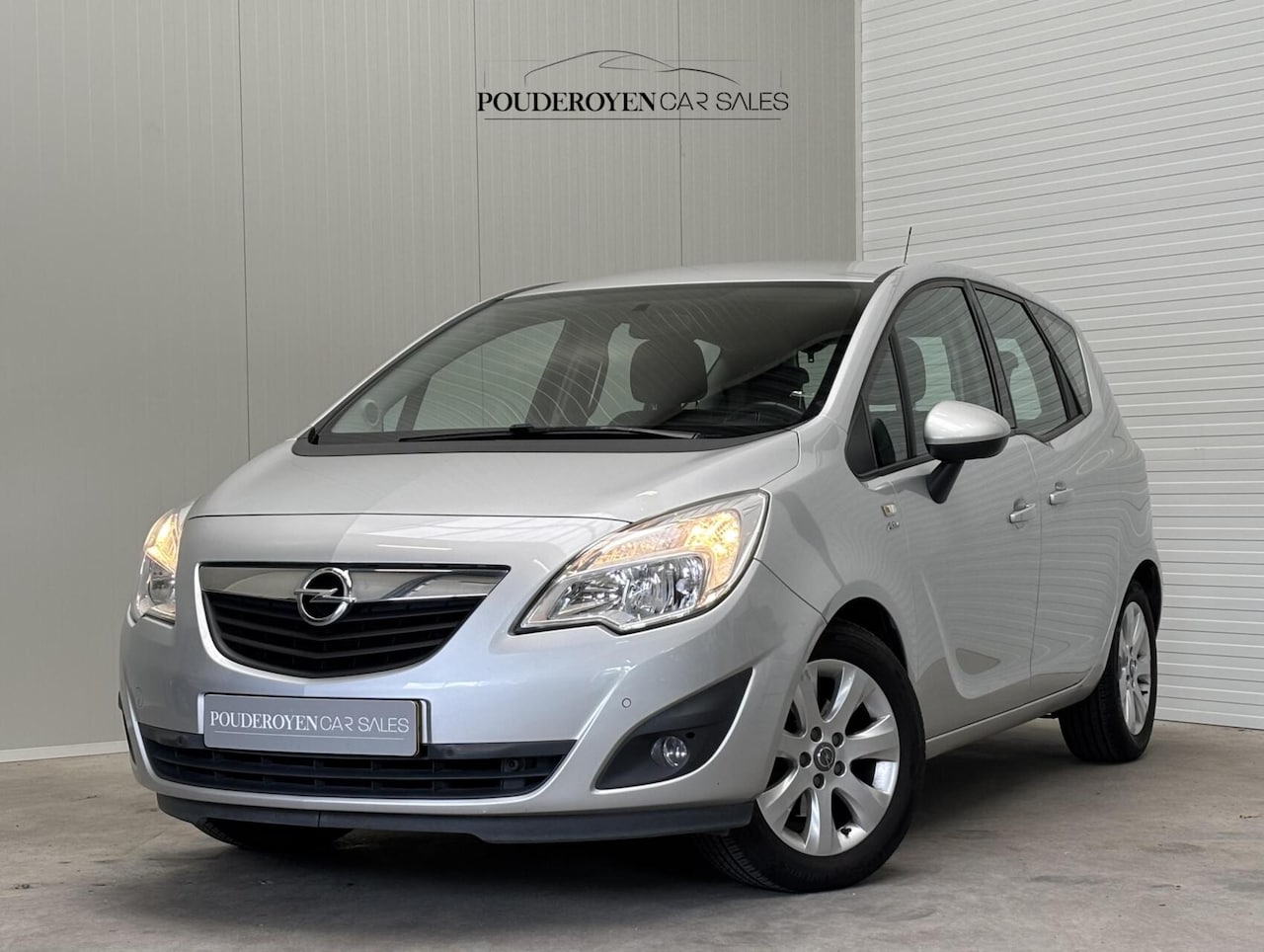 Opel Meriva - 1.4 Turbo Cosmo Automaat / Nwe distributieketting / Airco / Trekhaak / Volledige historie! - AutoWereld.nl
