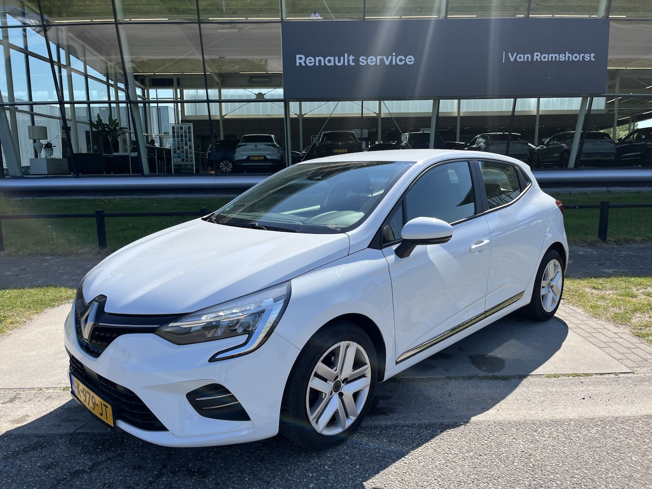 Renault Clio - 1.0 TCe / Trekhaak / Navigatie / Apple Carplay - Android Auto / Airco / - AutoWereld.nl