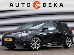 Ford Focus - 2.0 EcoBoost ST-3 *Leder*Xenon*Sony-Audio