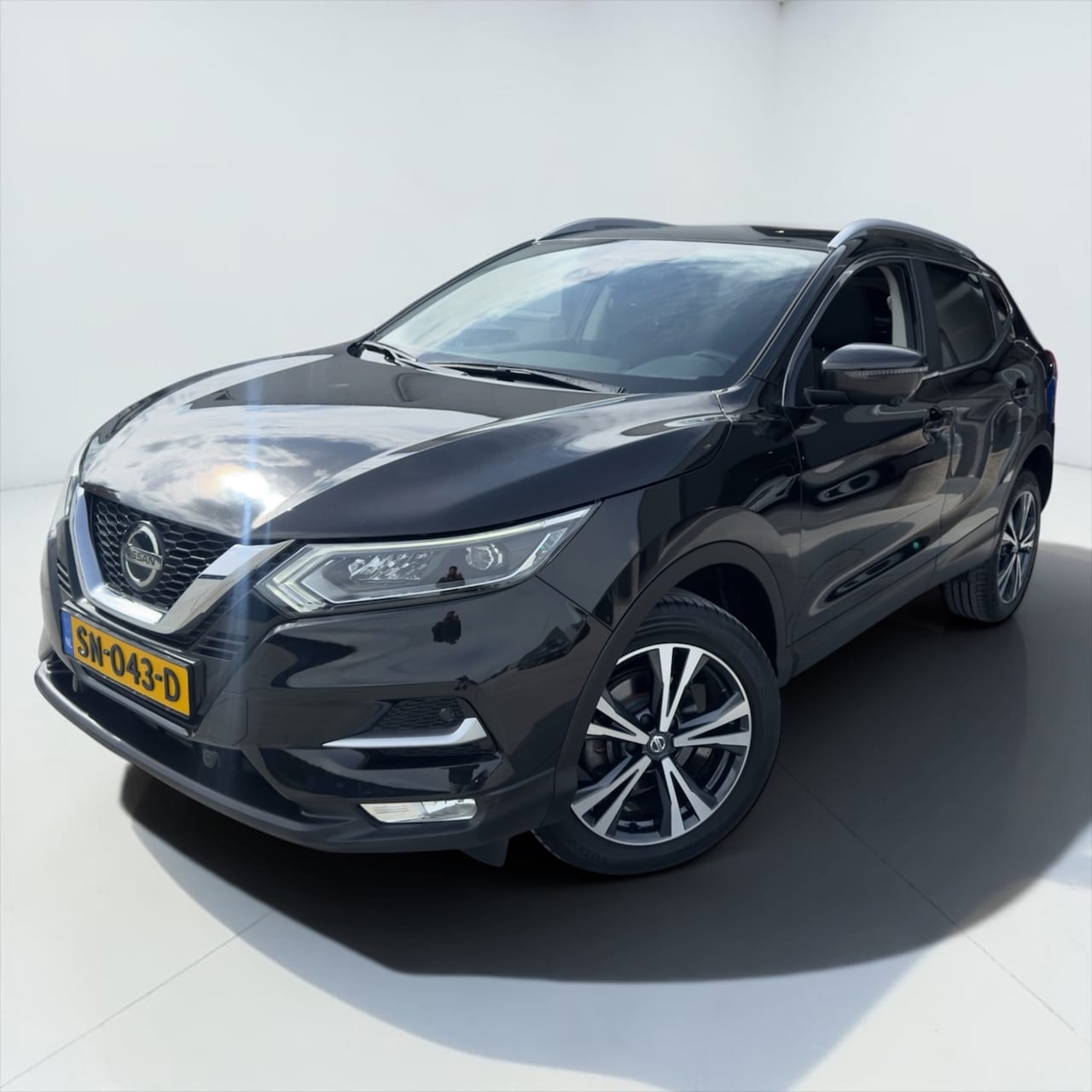 Nissan Qashqai - 1.2 Tekna facelift model PANO CAM - AutoWereld.nl