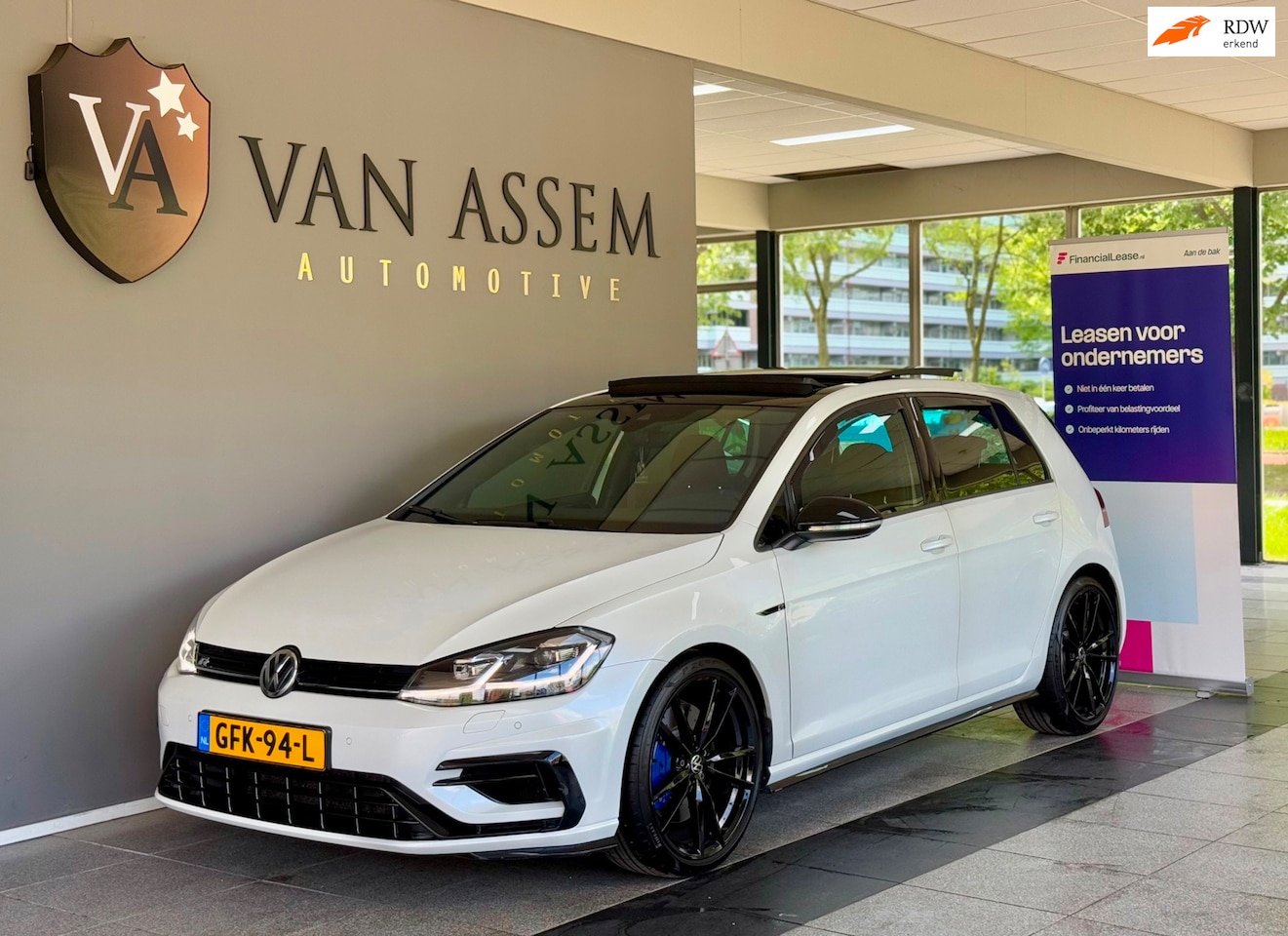 Volkswagen Golf - 2.0 TSI 4Motion R 310PK|PANO - AutoWereld.nl