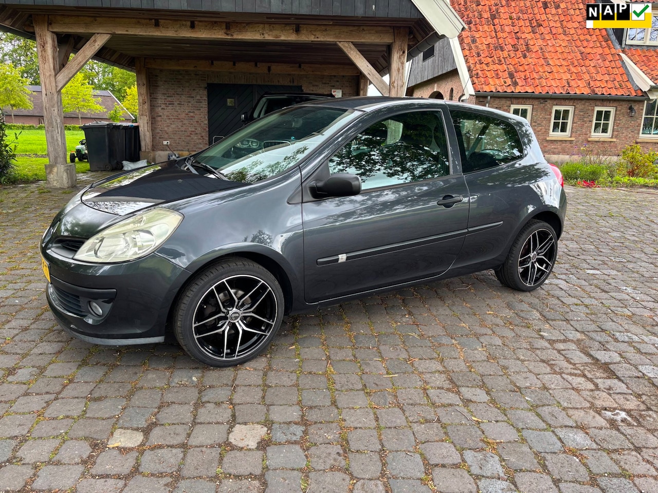 Renault Clio - 1.2 Special Line 1.2 Special Line - AutoWereld.nl
