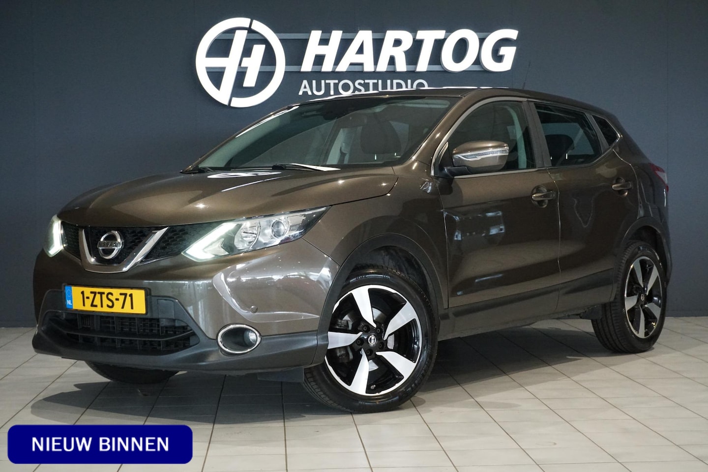 Nissan Qashqai - 1.6 Acenta 163PK + TREKHAAK 1500KG - AutoWereld.nl