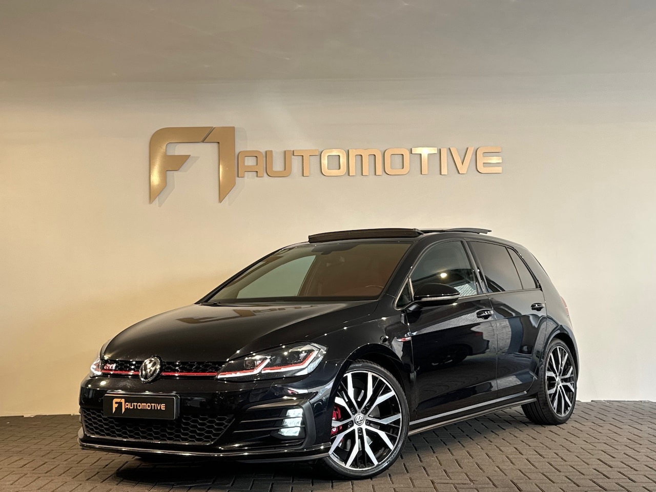 Volkswagen Golf - 2.0 TSI GTI Performance Pano|Dynaudio|Keyless - AutoWereld.nl