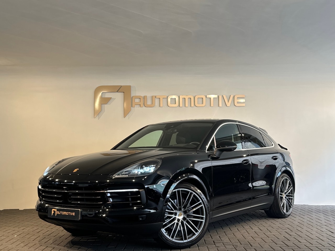 Porsche Cayenne Coupé - 3.0 Pano|Sportuitlaat|Chrono|Luchtvering - AutoWereld.nl