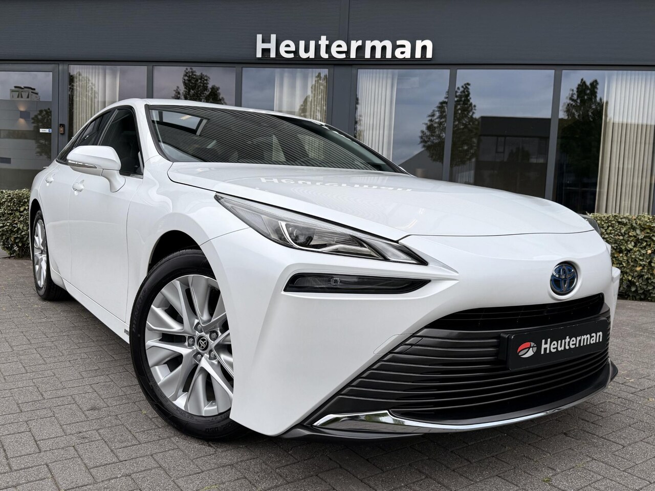 Toyota Mirai - Dynamic Fuelcell/ Keyless/ JBL / Nieuw incl BTW - AutoWereld.nl