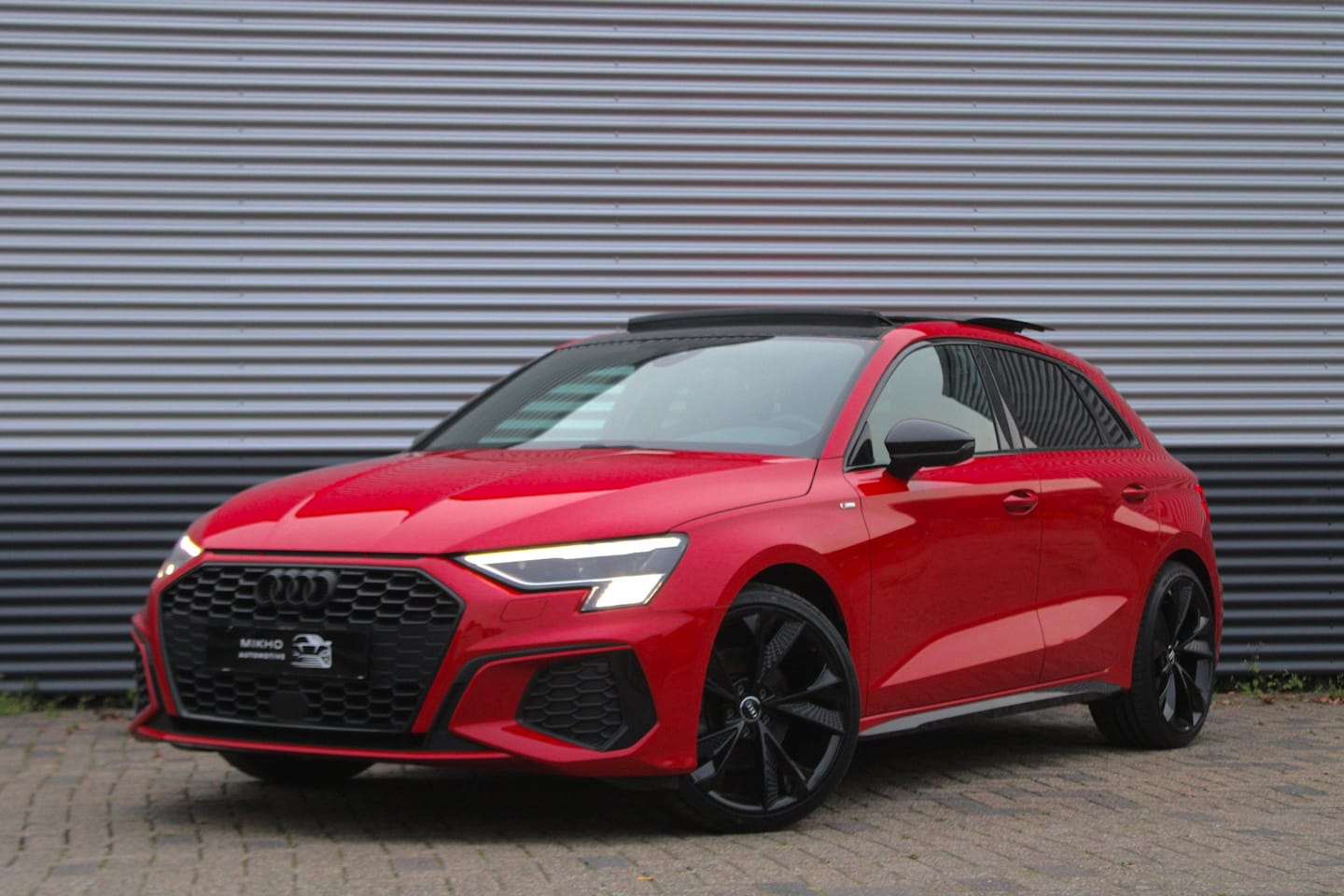 Audi A3 Sportback - Audi A3 Sportback 35 TFSI |3x S-Line| Panoramadak | Matrix | Sfeerverlichting | B&O | Adap - AutoWereld.nl