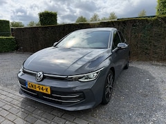 Volkswagen Golf - 1.5 eHybrid 50 Edition|Panoramadak|CarPlay|BlindSpot|Keyless|Stoelmassage|