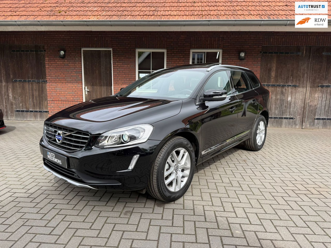 Volvo XC60 - 2.0 T5 AWD Inscription | PANO| LEDER| ACC| Dealer onderhouden - AutoWereld.nl