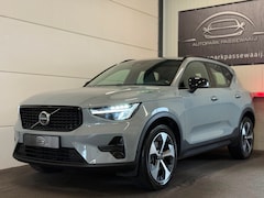 Volvo XC40 - 2.0 B3 Ultra Dark 2WD Pano, ACC, Apple Carplay, Trekhaak, Virtual Cockpit, Keyless, 19", S