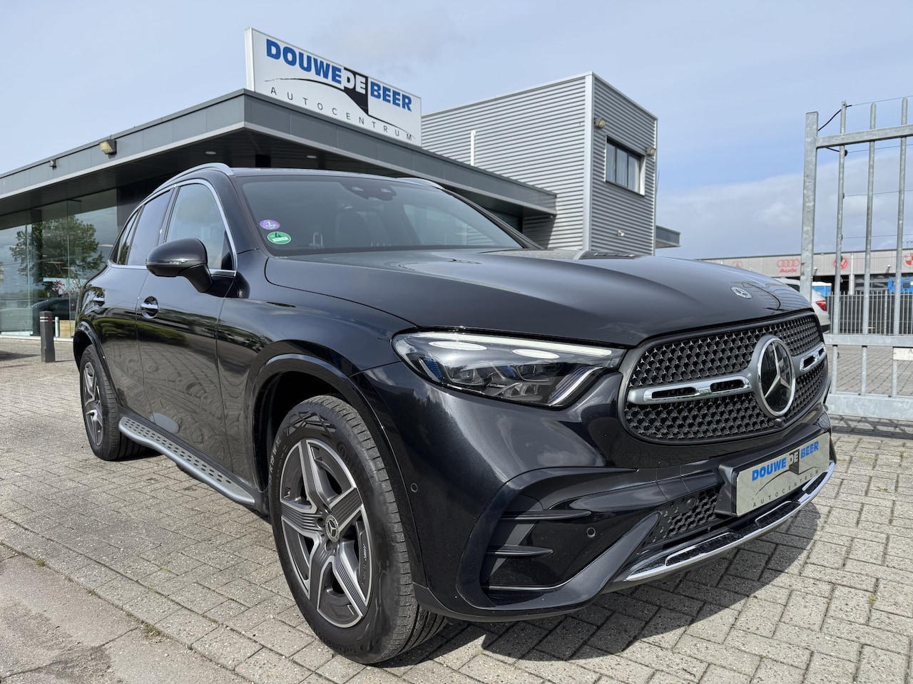 Mercedes-Benz GLC-klasse - 300e 4MATIC AMG Line premium Plus leer exclusief, pano/dak, trekhaak, Burmester, Head Up - AutoWereld.nl