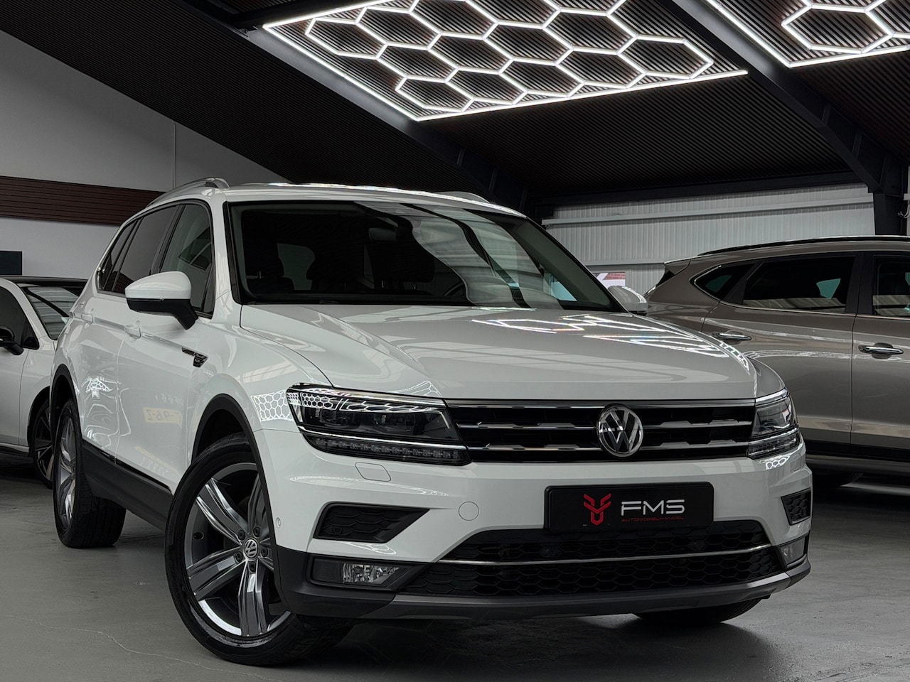 Volkswagen Tiguan Allspace - 2.0 TSI 4Motion Highline 7p. CarPlay Camera - AutoWereld.nl