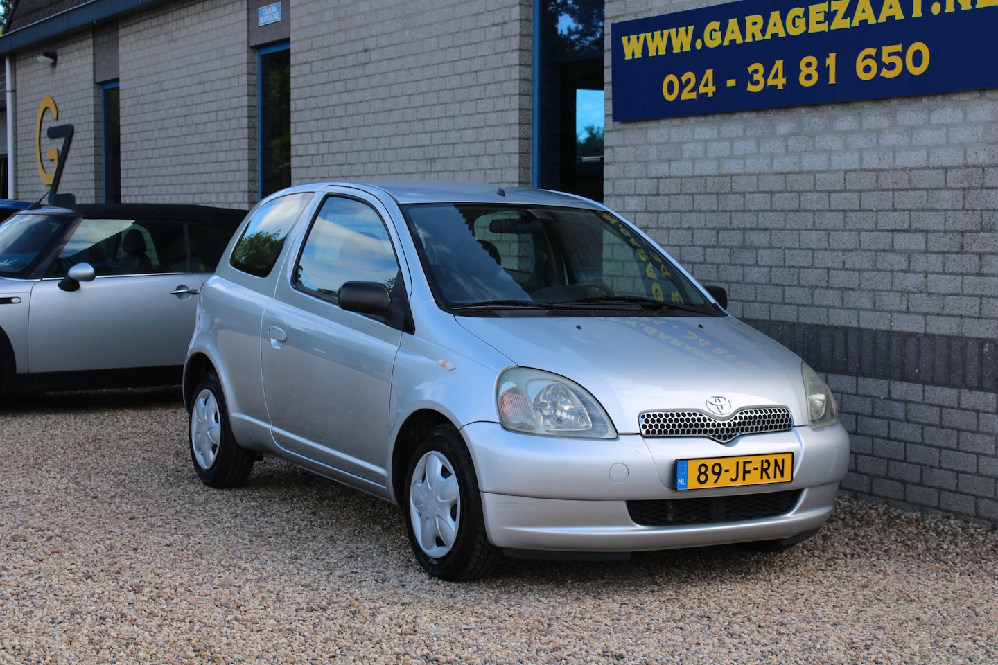 Toyota Yaris - 1.3-16V VVT-i Sol Automaat Airco Trekhaak - AutoWereld.nl
