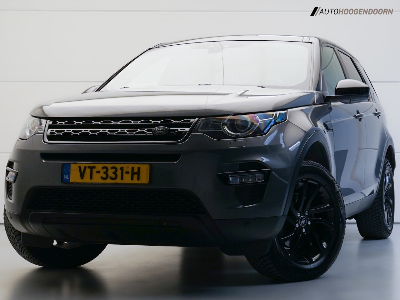 Land Rover Discovery Sport - 2.0 TD4 HSE Luxury (PANORAMADAK,TREKHAAK,STOELVERWARMING,PARKEERSENSOREN,CRUISE CONTROL,TO - AutoWereld.nl