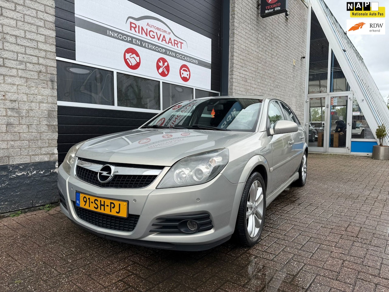 Opel Vectra GTS - 2.2-16V Executive Met 1 JAAR APK - AutoWereld.nl