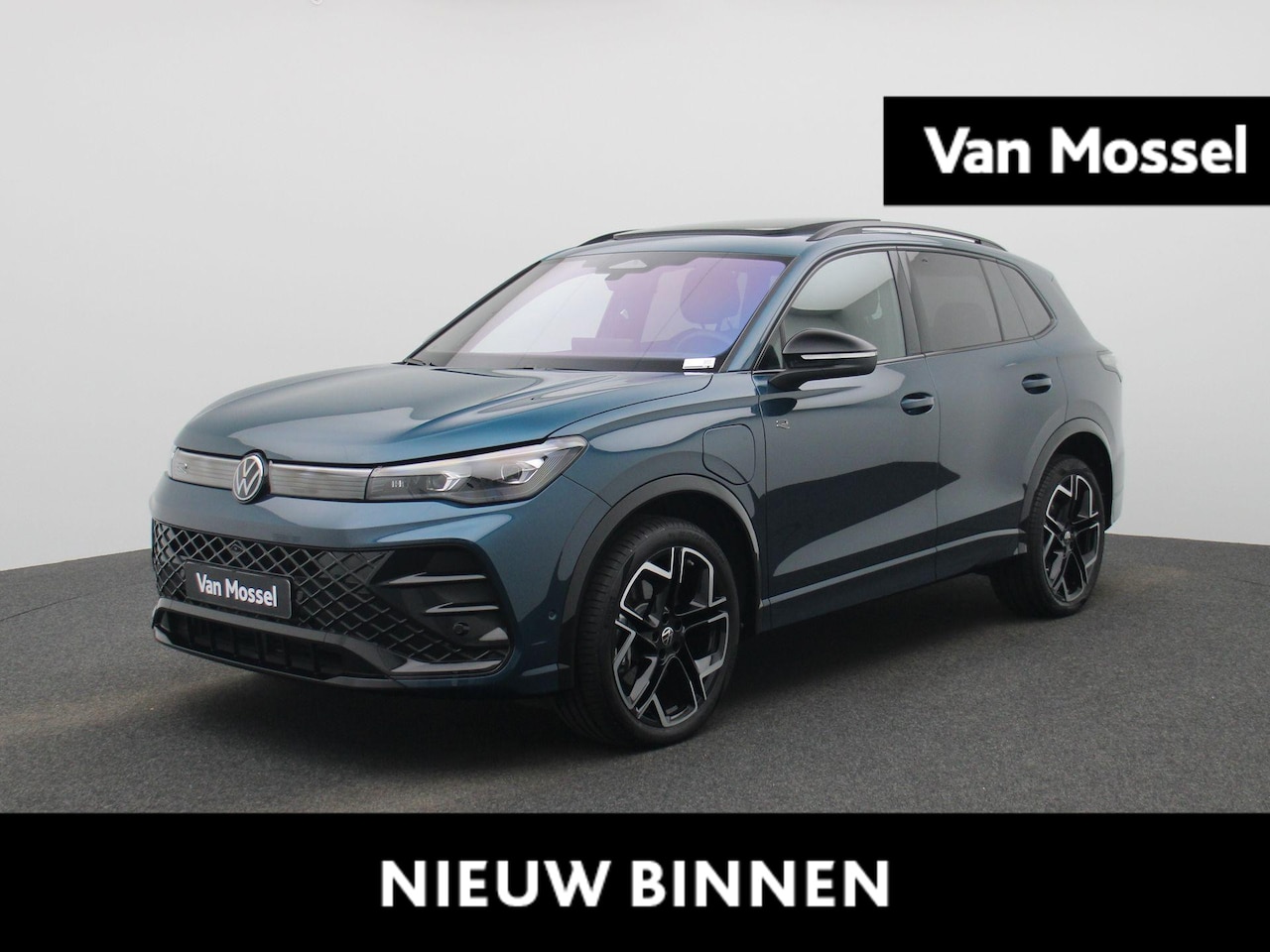Volkswagen Tiguan - 1.5 eHybrid R-Line Edition | 272 PK | SoH 100% | Automaat | Panorama Dak | Lederpakket (Me - AutoWereld.nl
